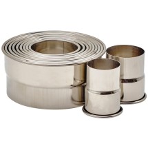 Winco CST-22 11-Piece Plain Round Stainless Steel Cookie Cutter Set 2&quot;H