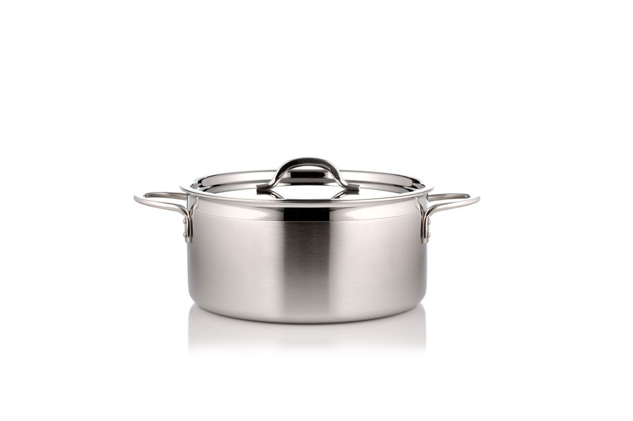 Bon Chef 60302-2ToneSSHL Country French Two Tone Stainless Steel Pot with Hinged Lid, 4 Qt. 9 oz.