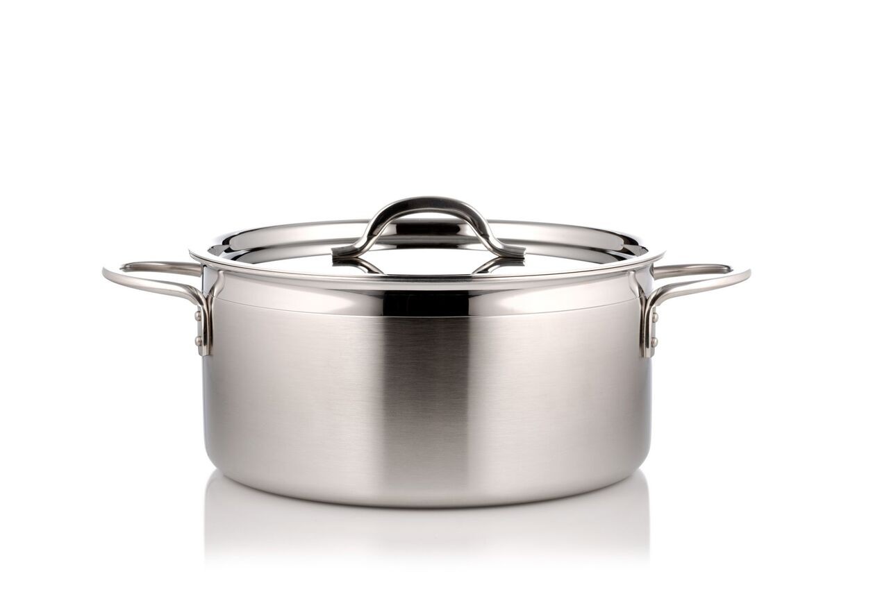 Bon Chef 60303-2ToneSSHL Country French Two Tone Stainless Steel Pot with Hinged Lid, 5 Qt. 22 oz.