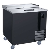 Dukers DHBC36 36" Horizontal Black Bottle Cooler