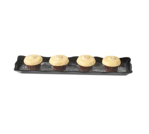 G.E.T. Enterprises ML-112-BK Bake and Brew Black Scalloped Rectangular Display Tray 19" x 5-1/4"